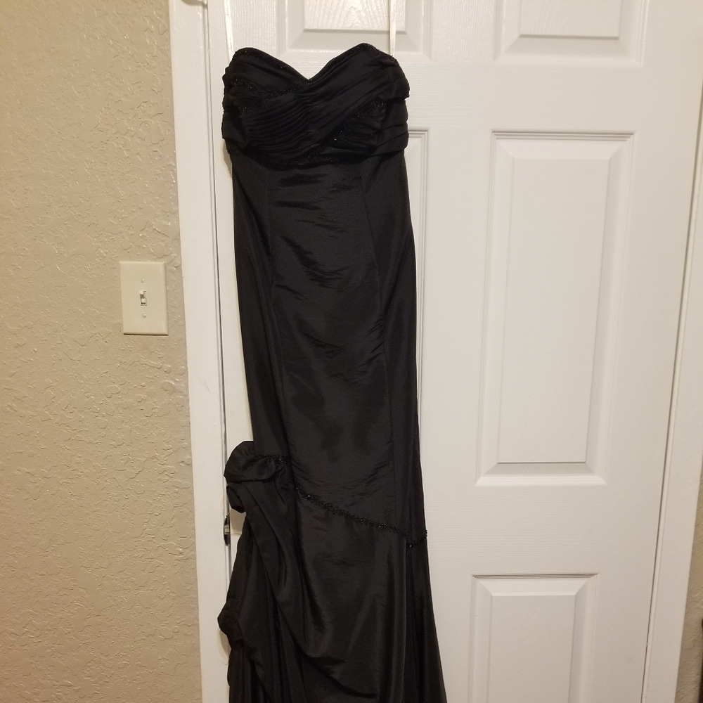 1950s vintage mermaid gown with petti coat